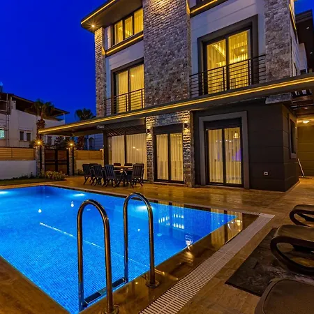 Villa Palm Private Villas *