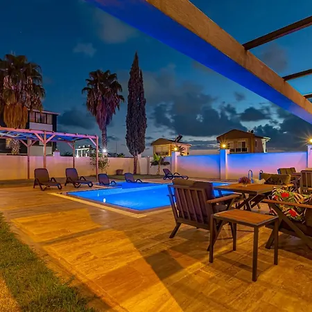 Palm Private Villas *