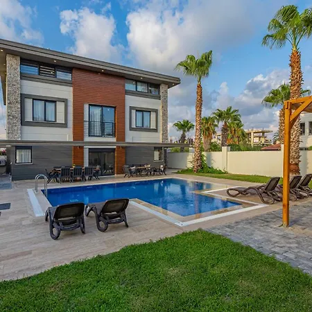 Palm Private Villas *