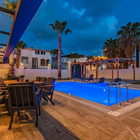 Palm Private Villas *